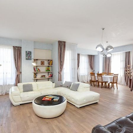 Luxury 4 Bedroom Apartment Tiflis Dış mekan fotoğraf