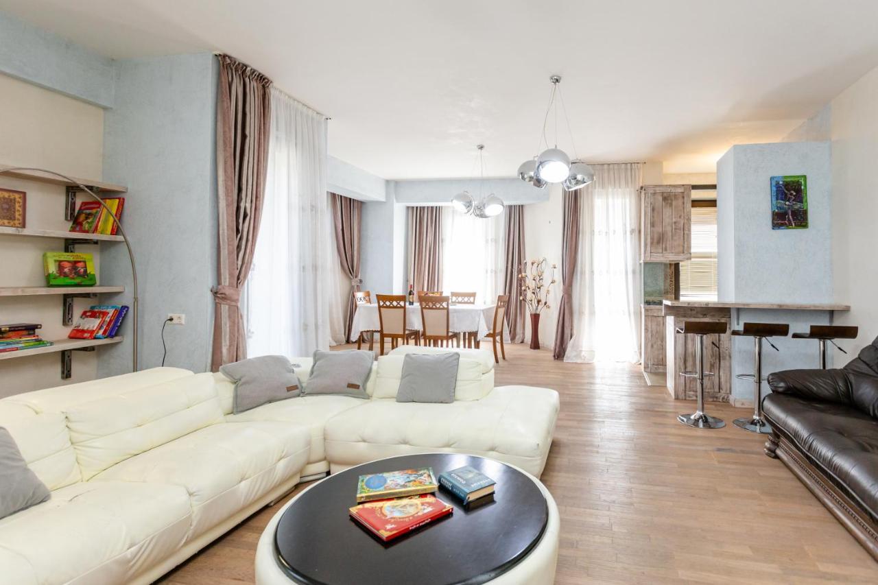 Luxury 4 Bedroom Apartment Tiflis Dış mekan fotoğraf